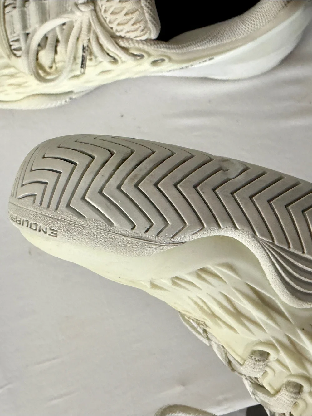 Yonex Power Cushion Eclipsion 3 Tennis Shoes in Off-White women's 8.5 mens 7